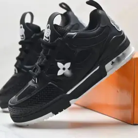 LV B22 Sneakers