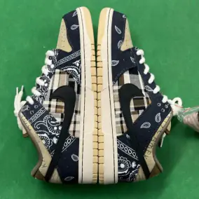 Nike Dunk Low Sneakers