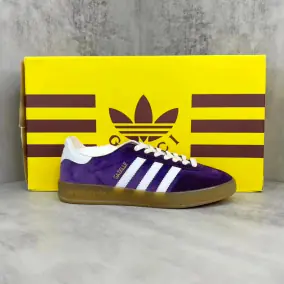 Sneakers (15 Styles)