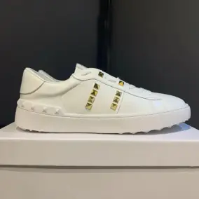 Valentino Rockstud Sneakers
