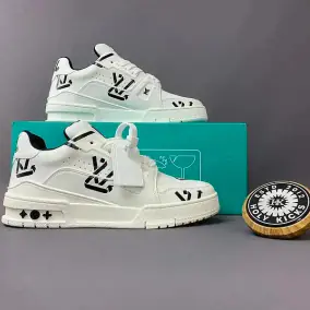 Louis Vuitton Sneakers (24 Styles)