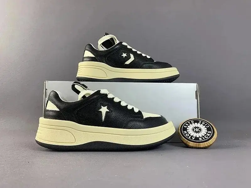 Converse Classic Sneakers