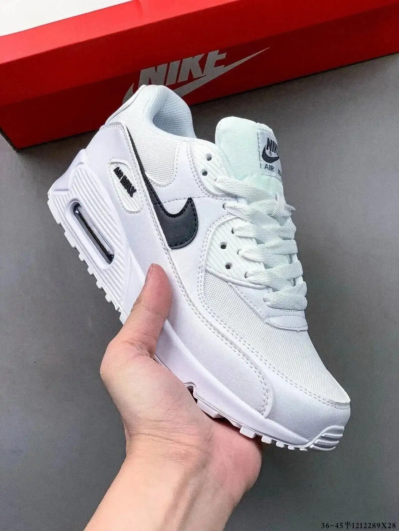 Nike Air Max 90 Sneakers