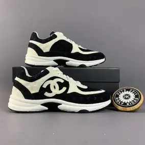 CHANEL Sneakers