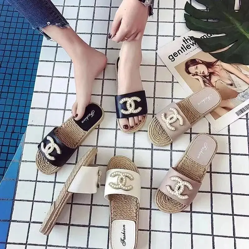 Thick-sole slippers