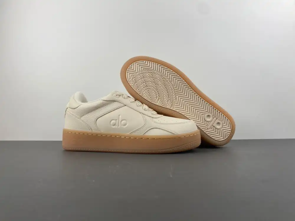 ALO Low-Top Sneakers - Comfortable
