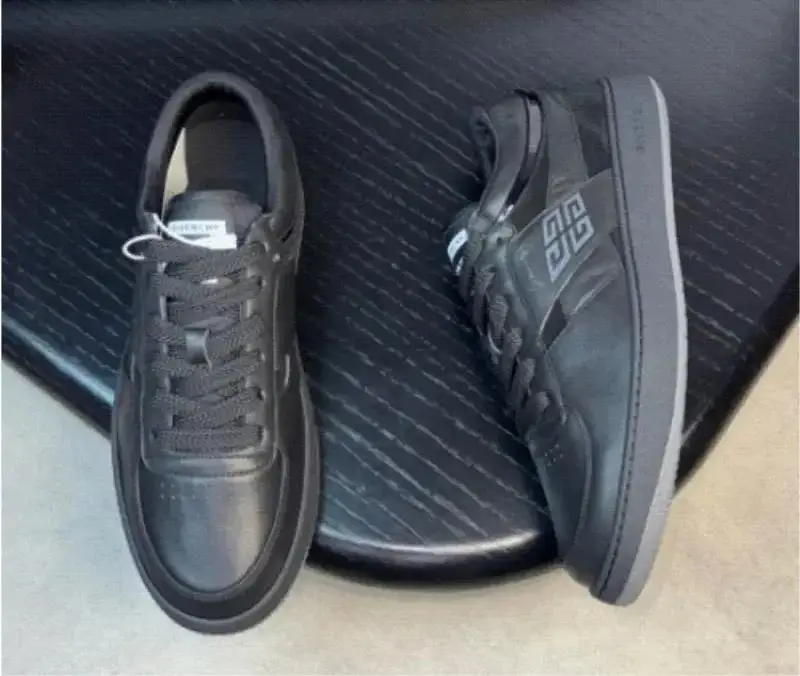 Givenchy B22 Sneakers