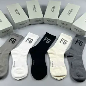ESSENTIALS FG Socks