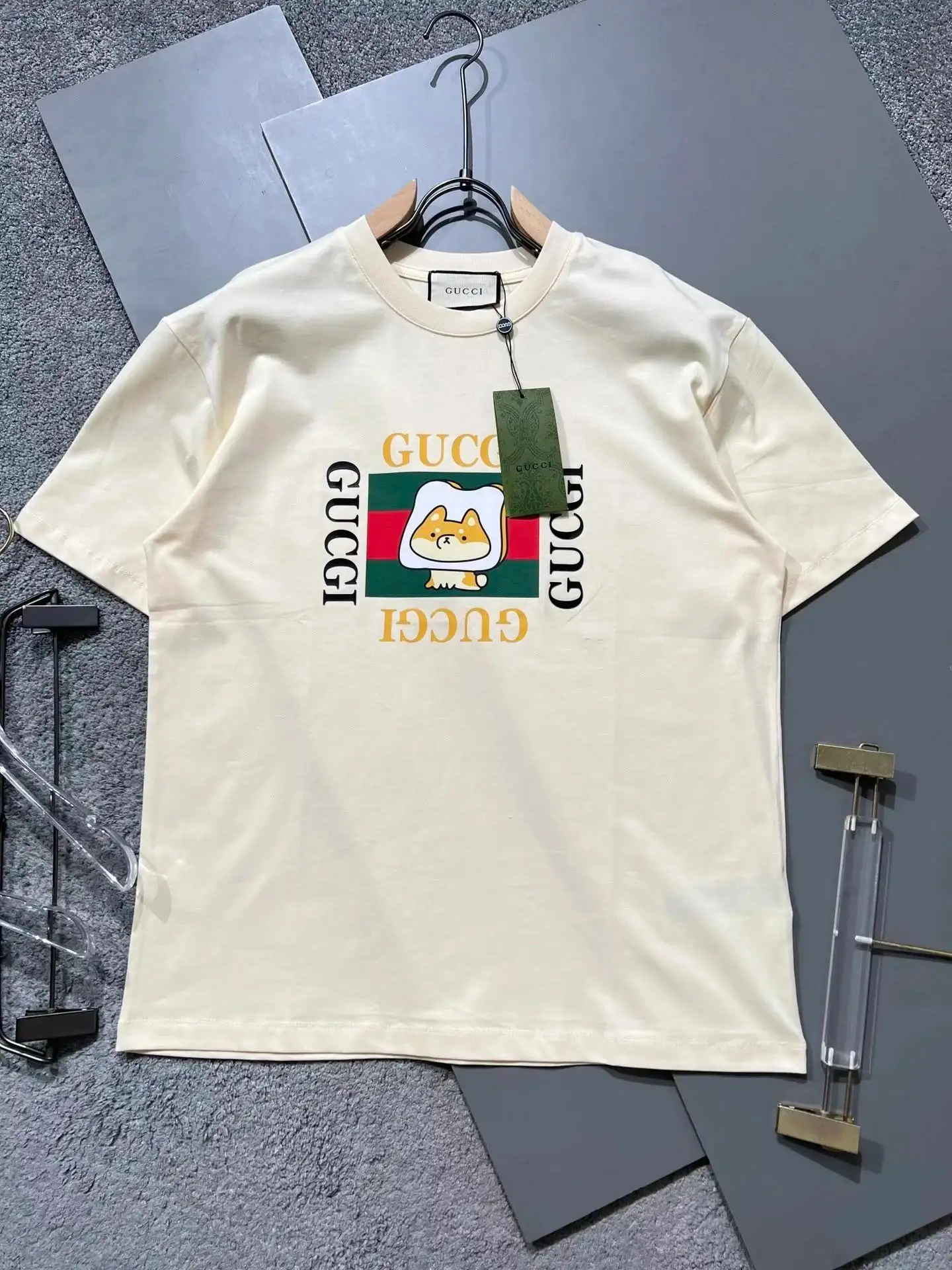 Gucci T-Shirt with Dog Graphic