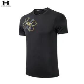 Under Armour T-shirt