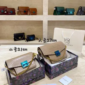 Givenchy Chain Bag [15 styles]