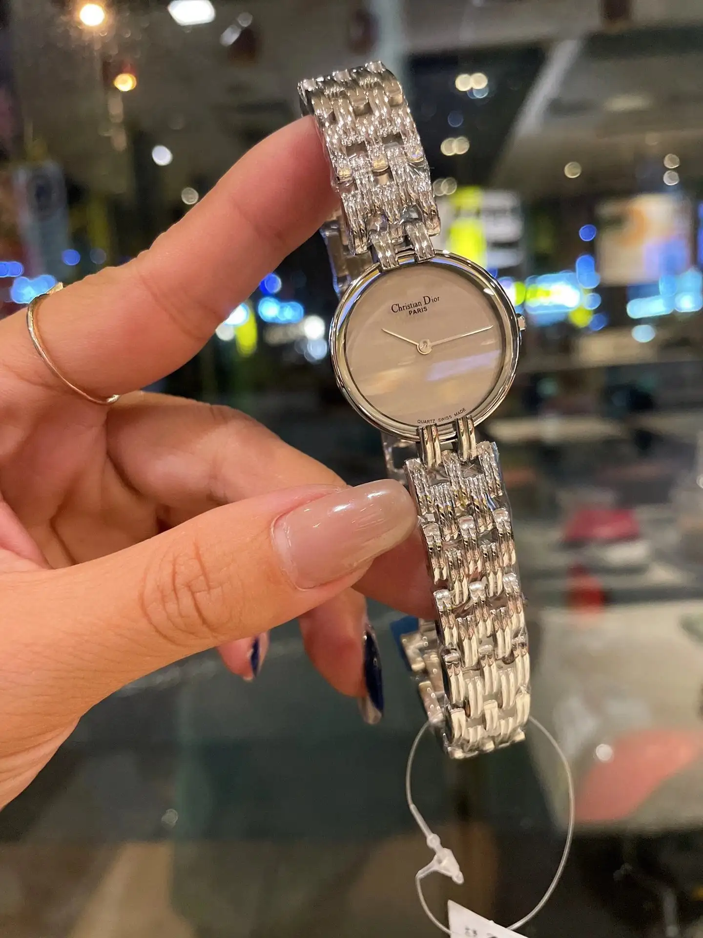 watch image
