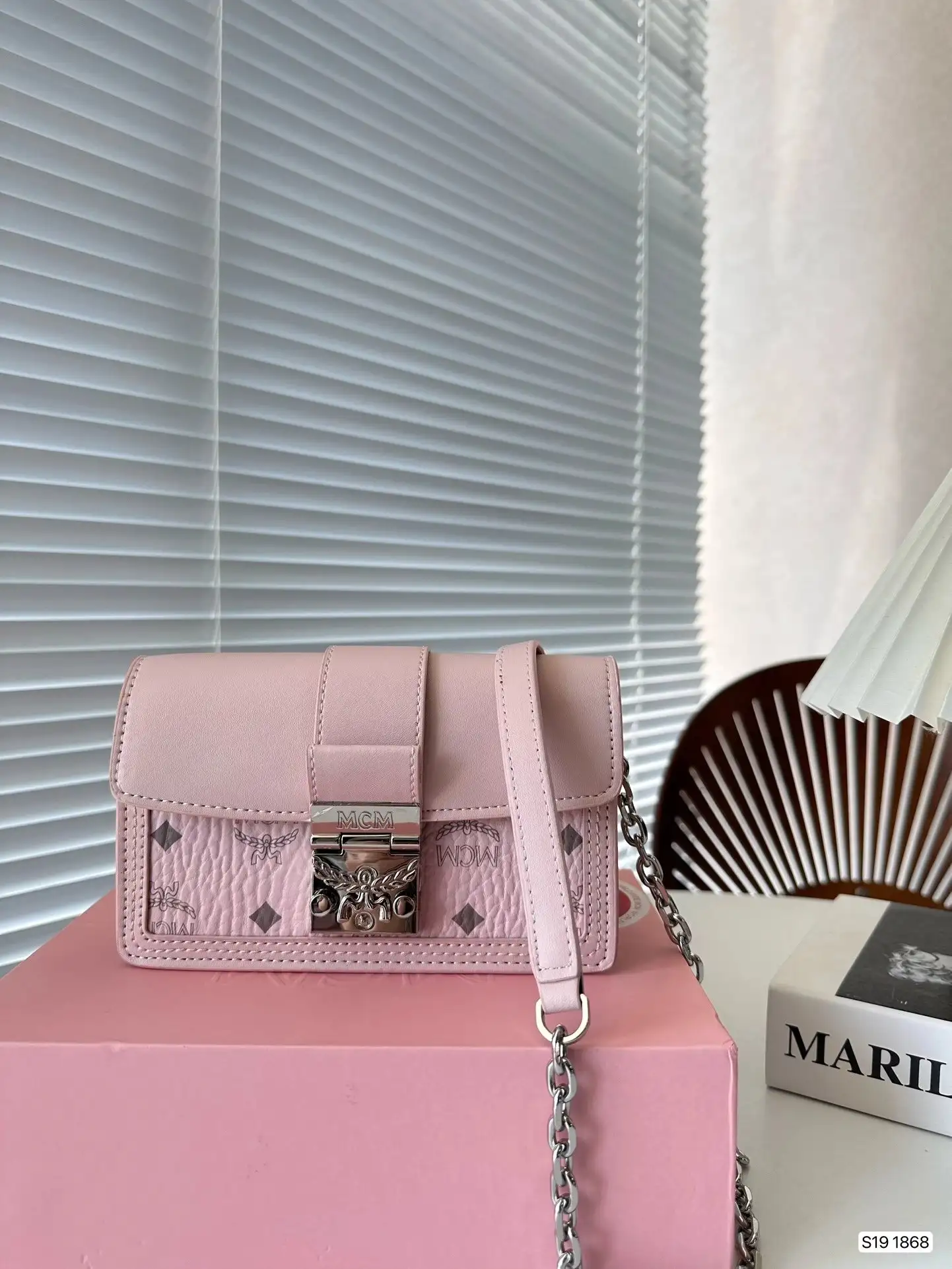 Fashion crossbody bag view 10