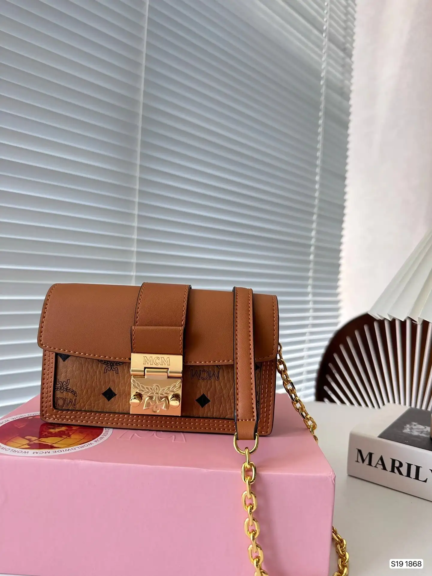 Fashion crossbody bag view 11