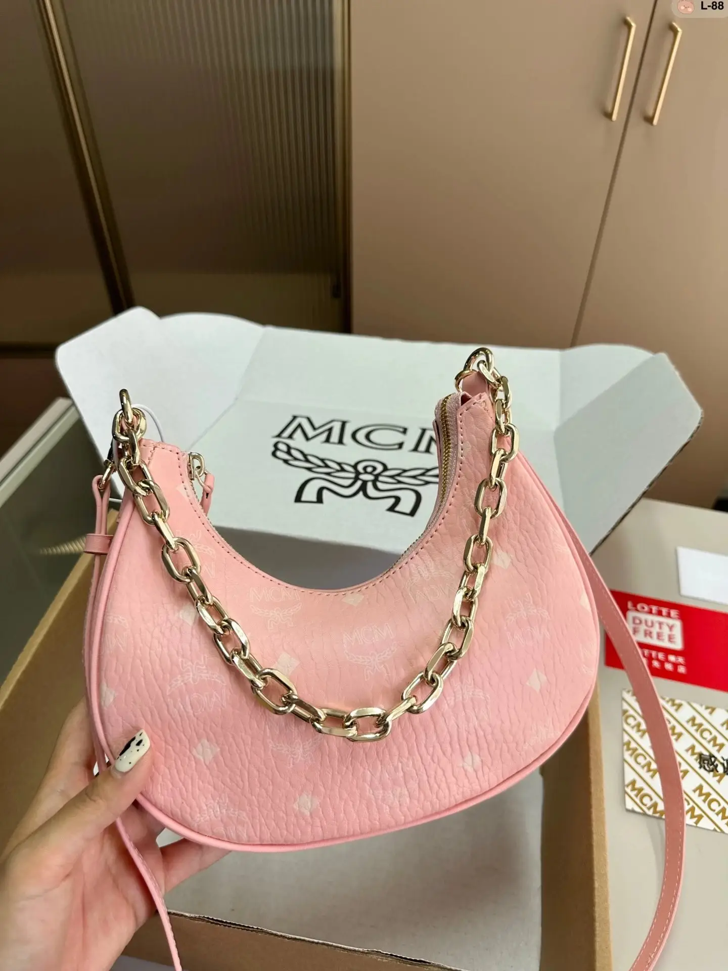 Fashion crossbody bag view 12
