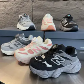 New Balance Chunky Sneakers