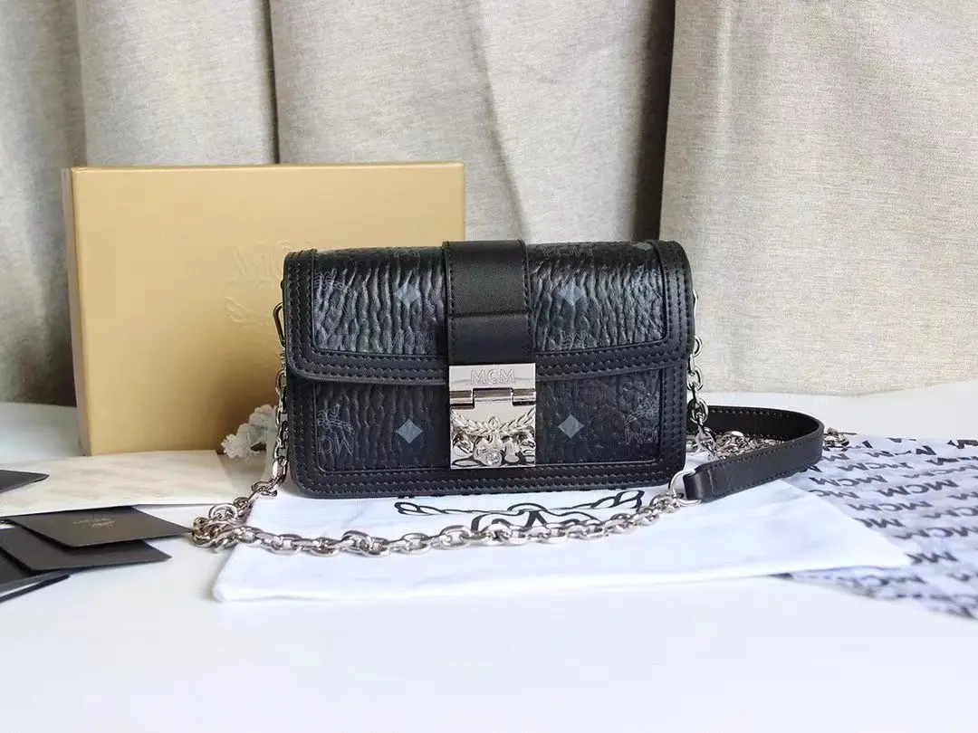 Crossbody bag view 4