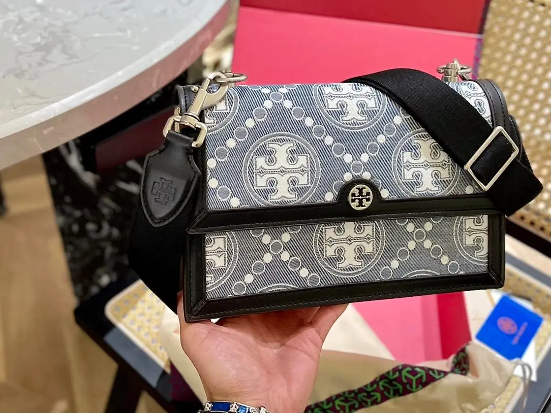 Handbag product image 3