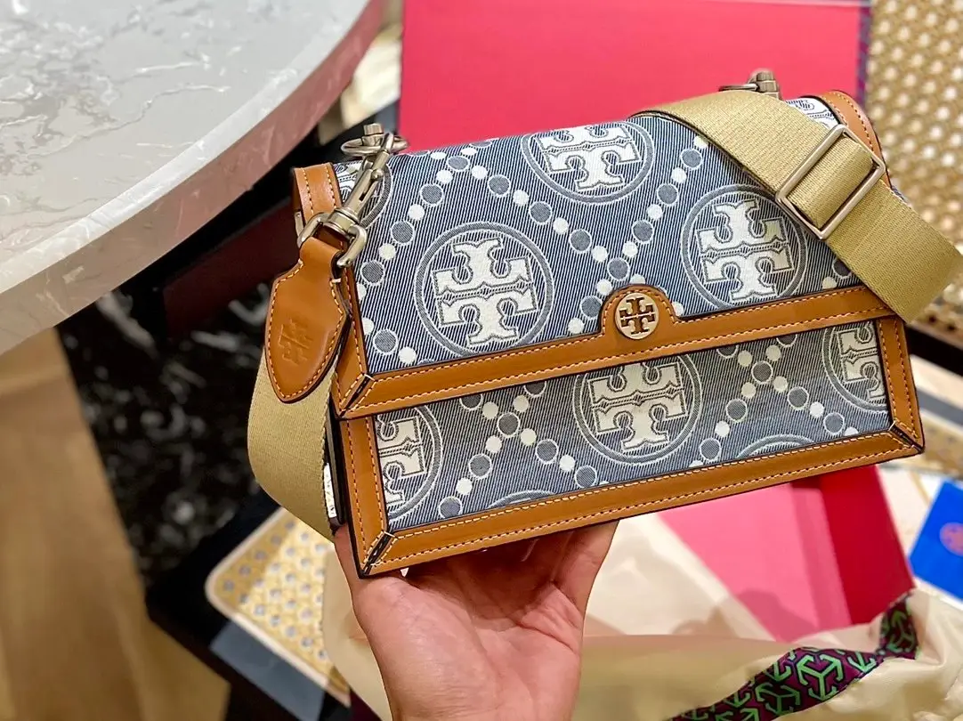 Handbag product image 4