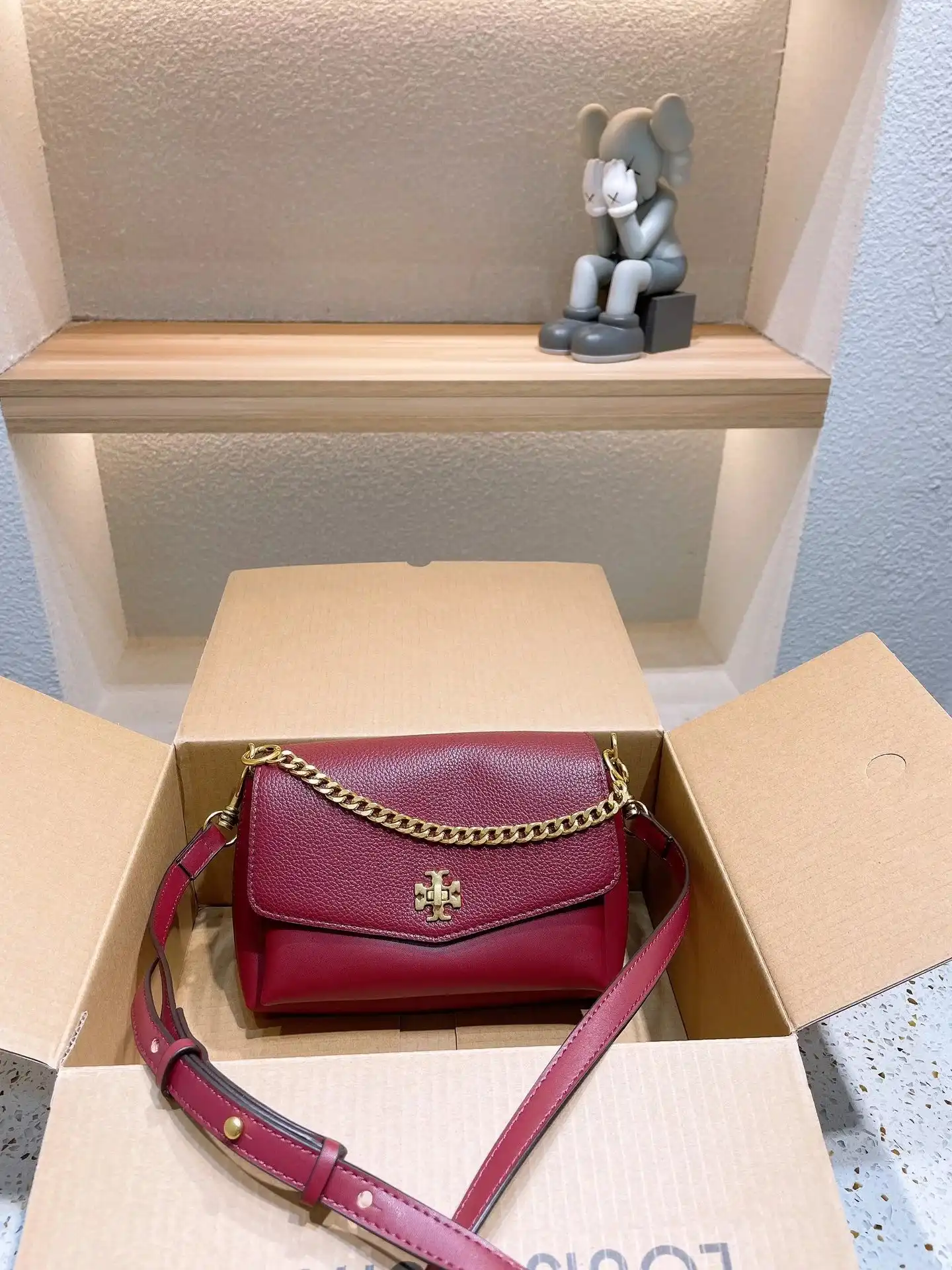 Handbag product image 7