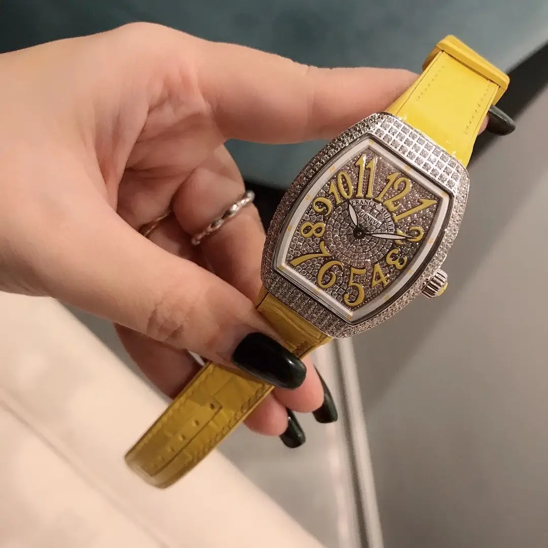Ladies V32 watch product view 10