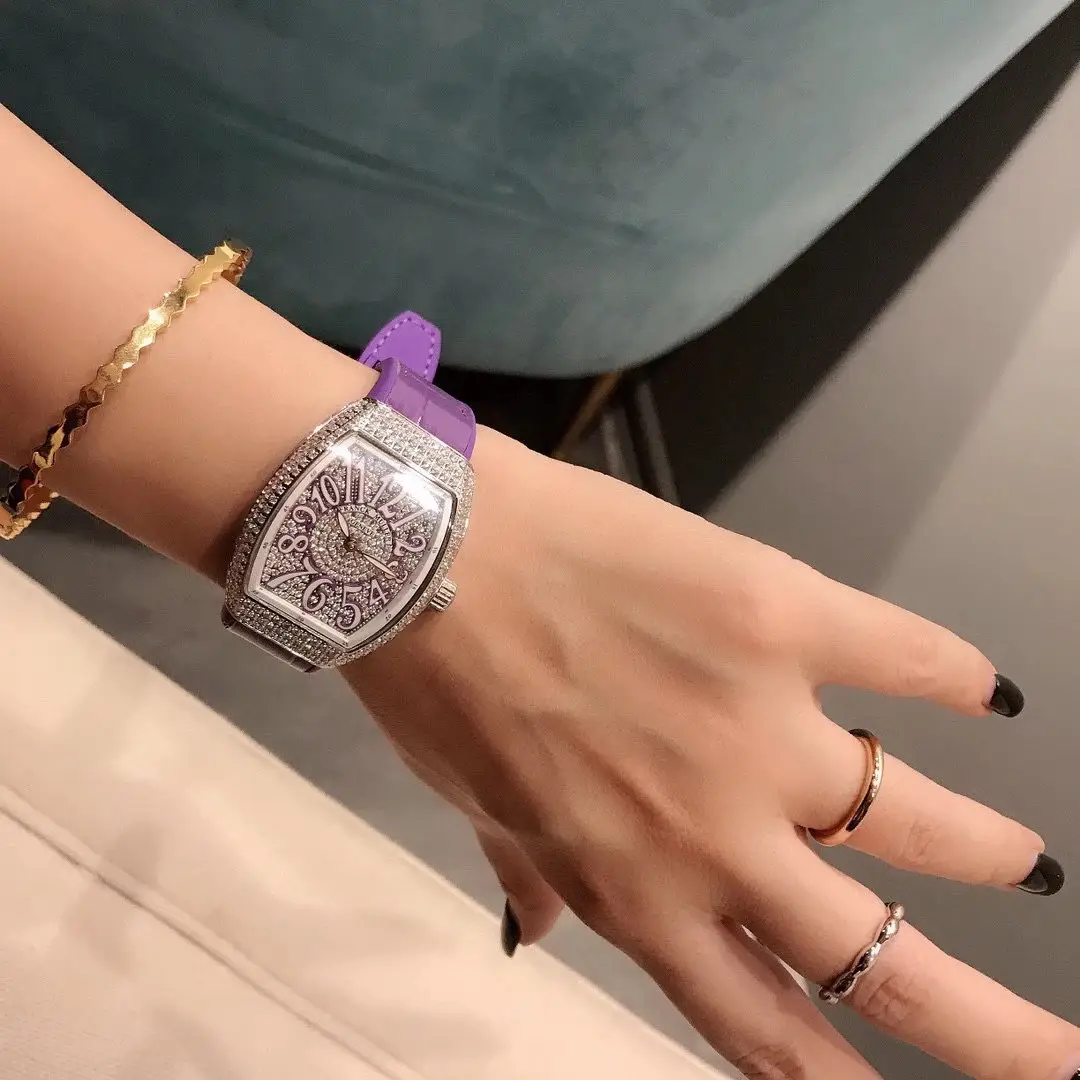 Ladies V32 watch product view 17