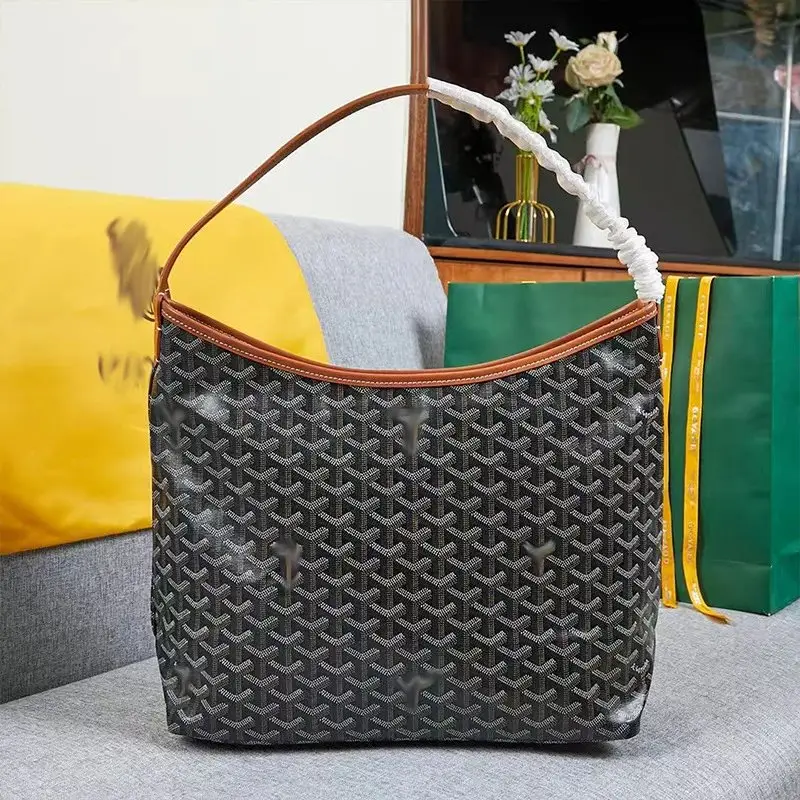 Hobo bag product photo 13