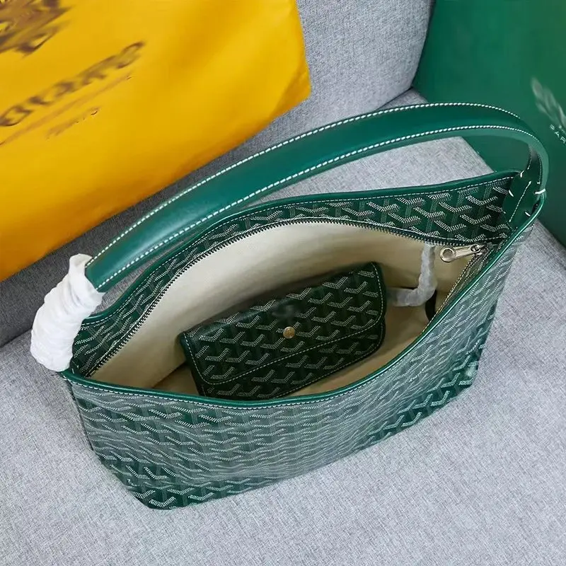 Hobo bag product photo 16
