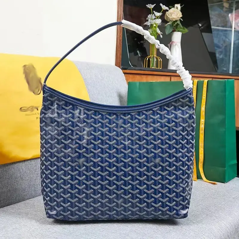Hobo bag product photo 11