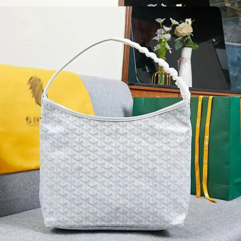 Hobo bag product photo 10