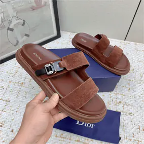 Slippers [3 styles]