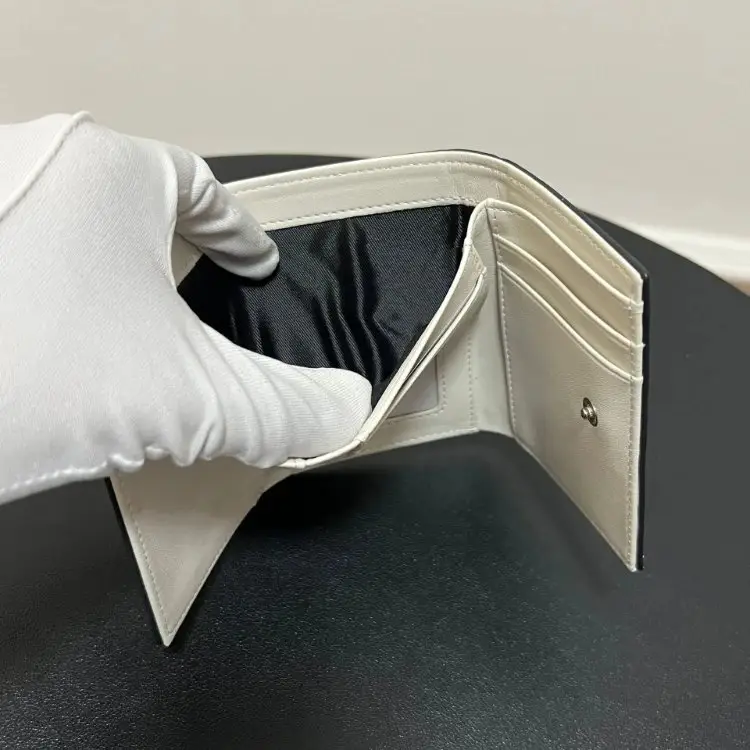 Short wallet view 5