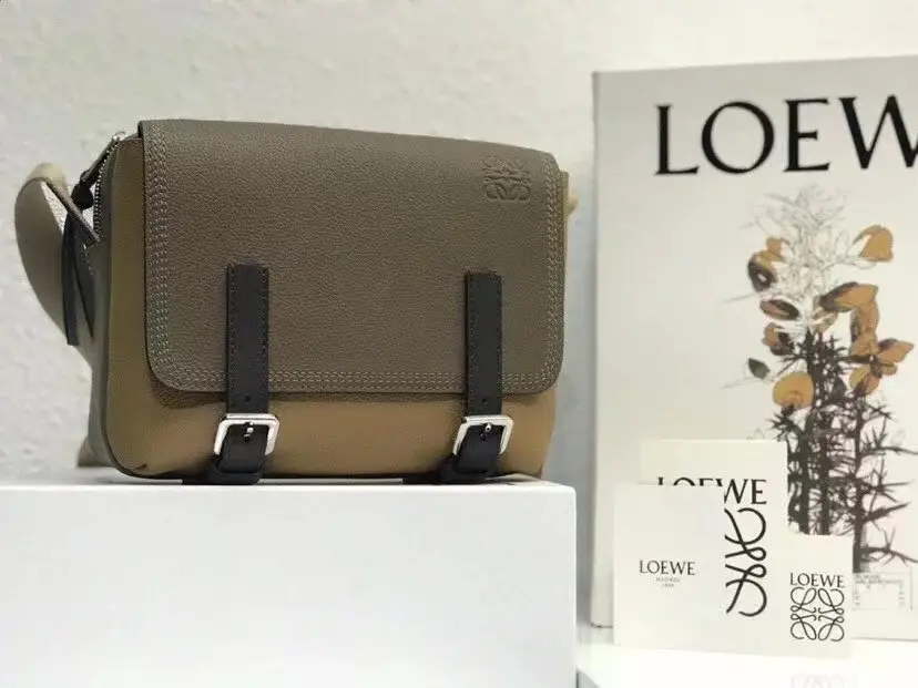 Crossbody bag product view 2
