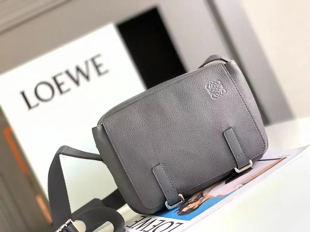Crossbody bag product view 3