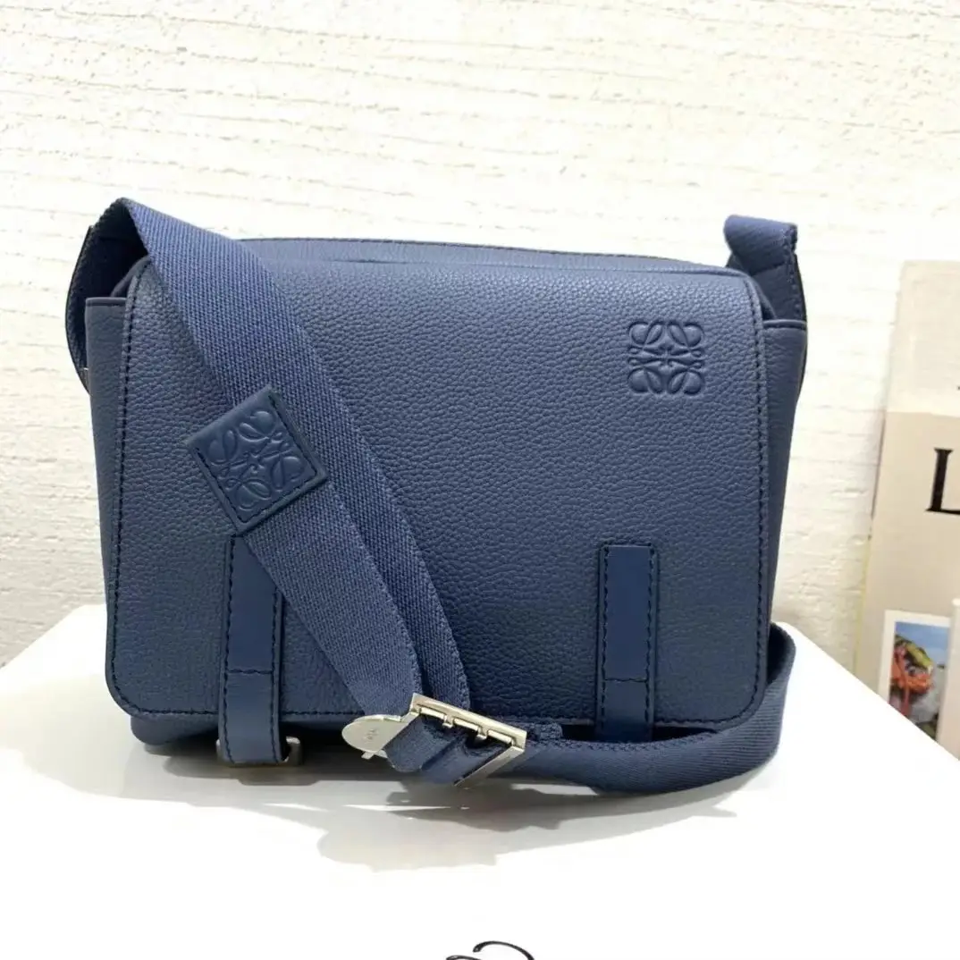 Crossbody bag product view 4