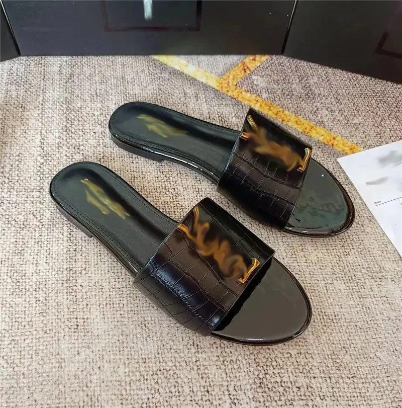 Slip-on slippers style 6