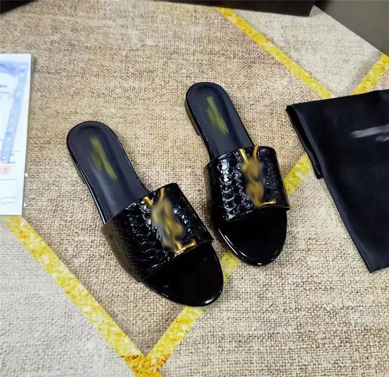 Slip-on slippers style 4