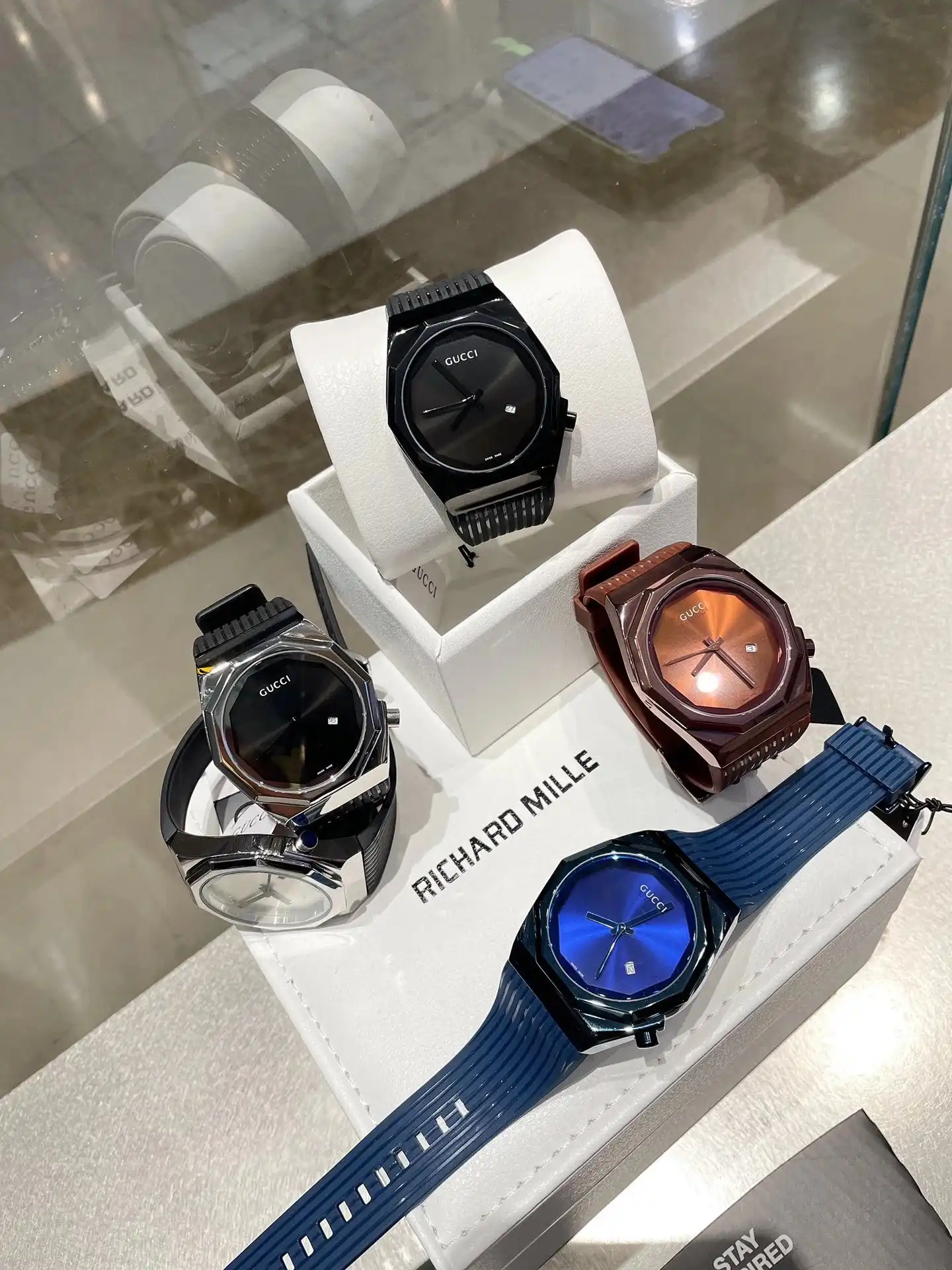 Watch product image 9