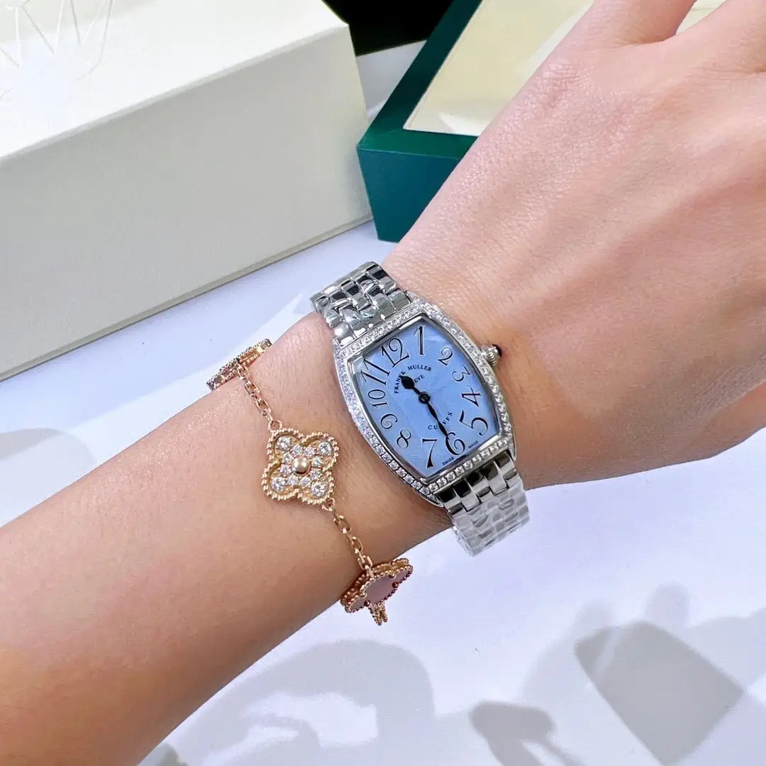 Quartz watch on wrist style presentation