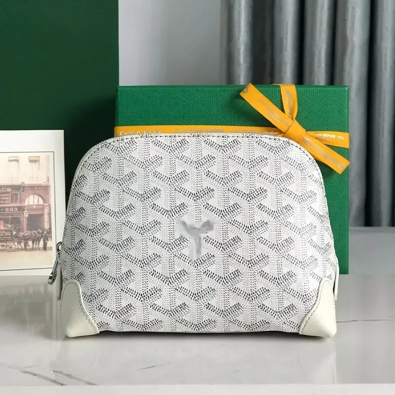 Clutch handbag view 3