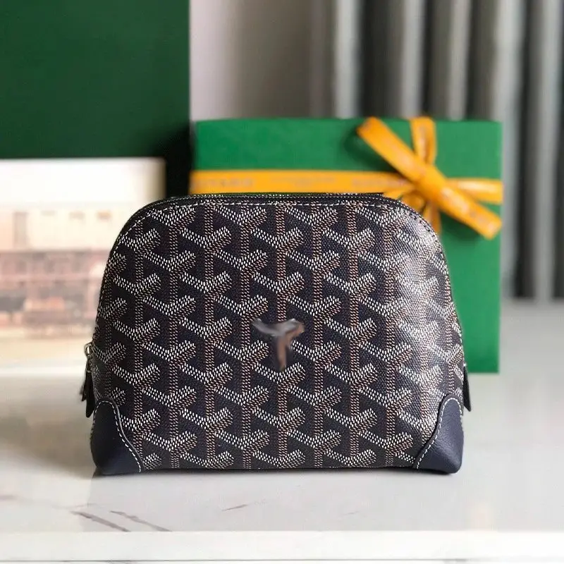 Clutch handbag view 4