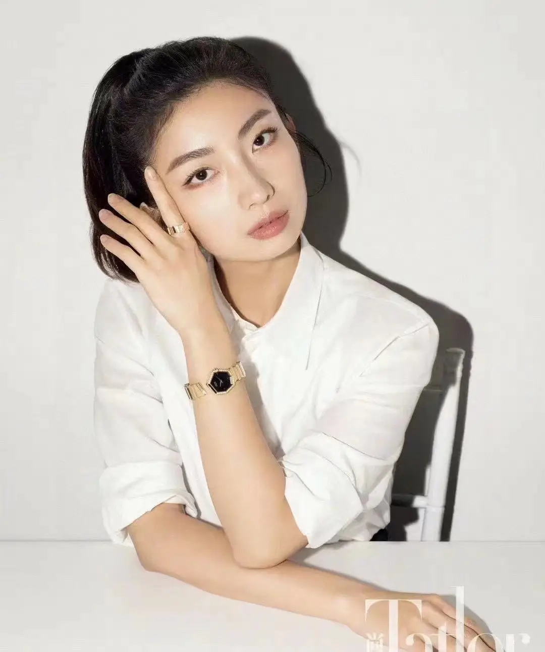 Dior women’s quartz watch image 12