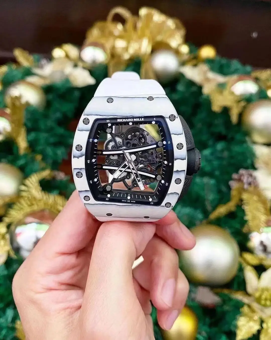 Carbon fiber mechanical watch view 5