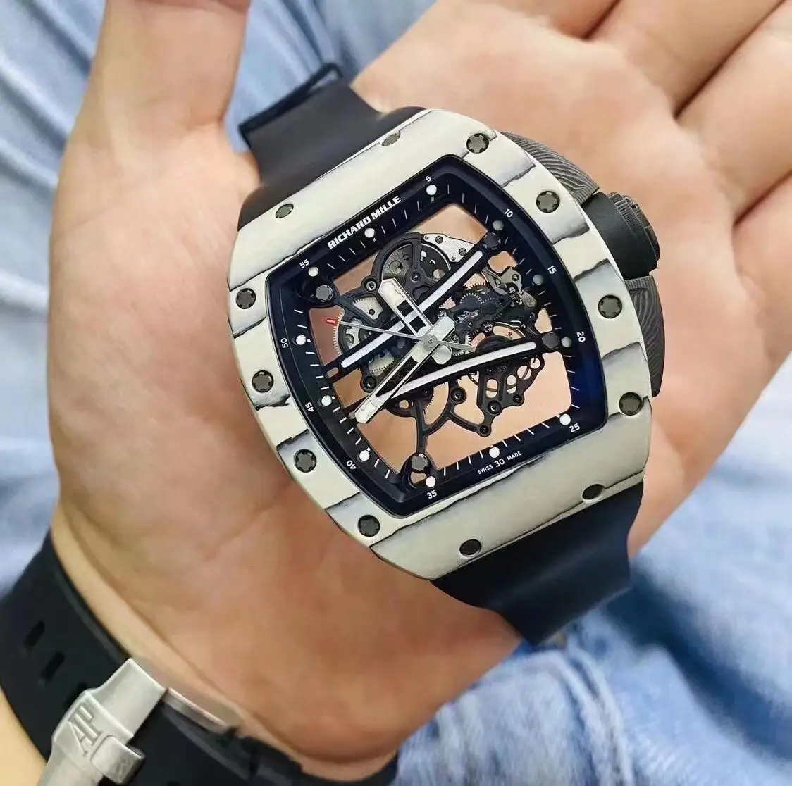 Carbon fiber mechanical watch view 7