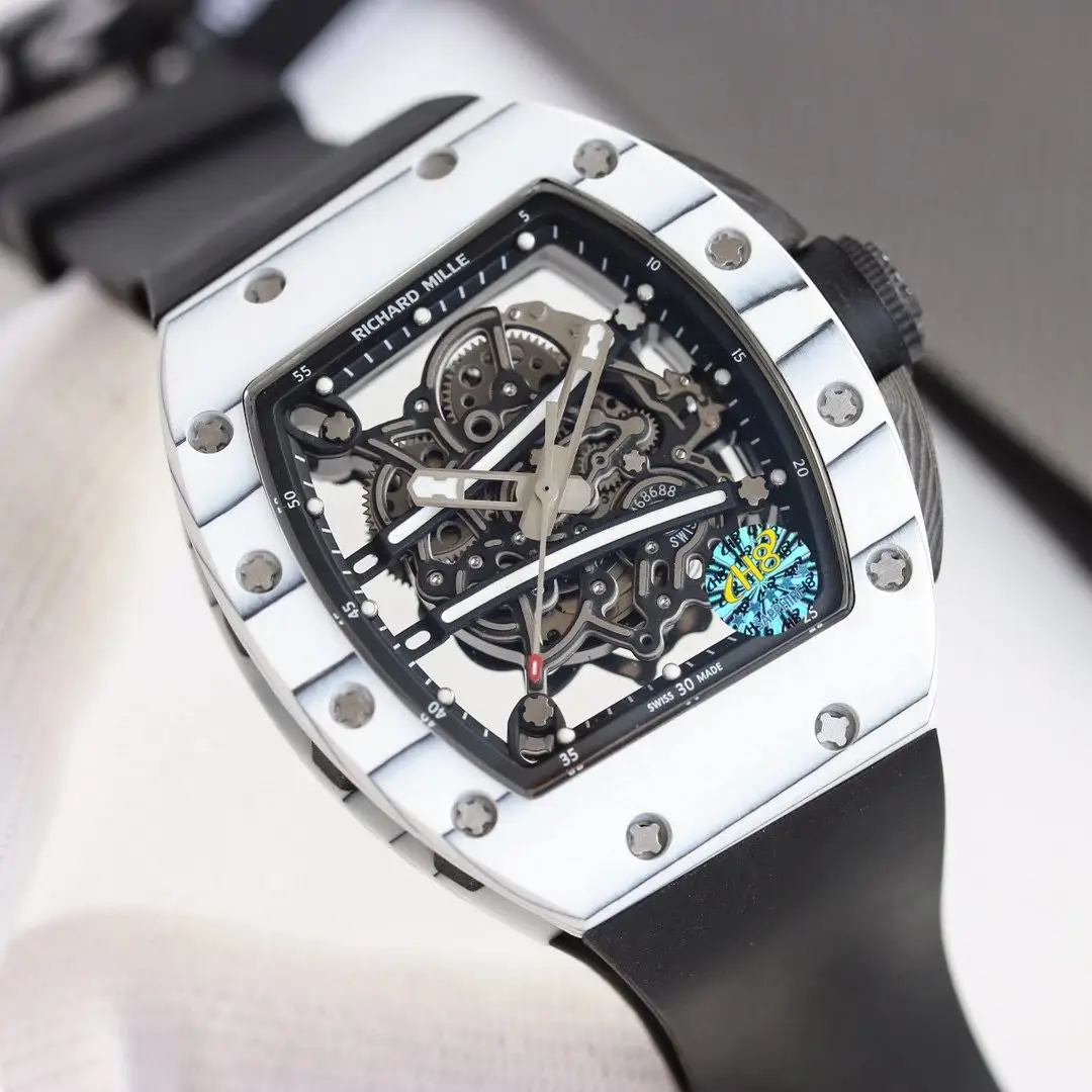Carbon fiber mechanical watch view 9