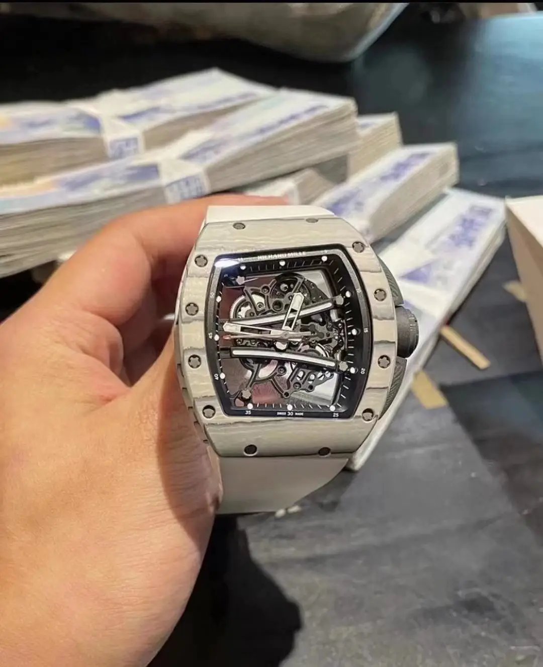 Carbon fiber mechanical watch view 10