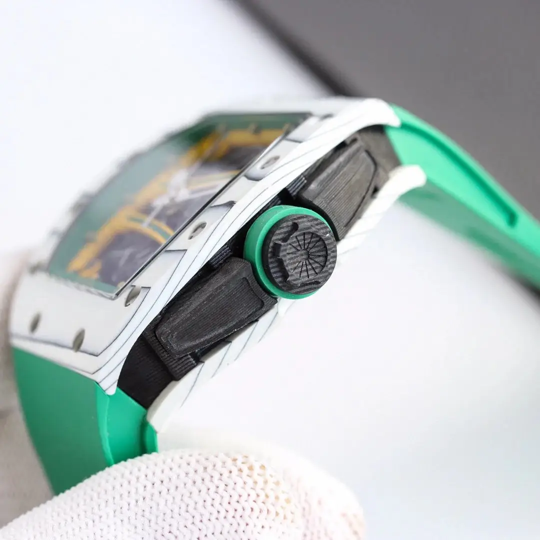Carbon fiber mechanical watch view 16