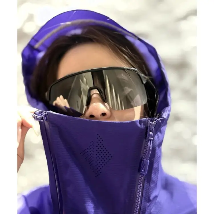 Sports sunglasses rectangular large-frame side view