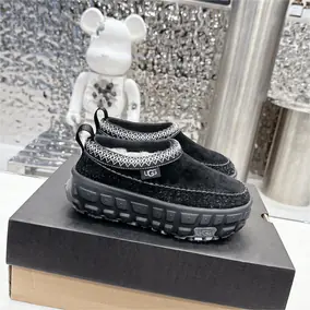 Ugg Snow Boots [10 styles]