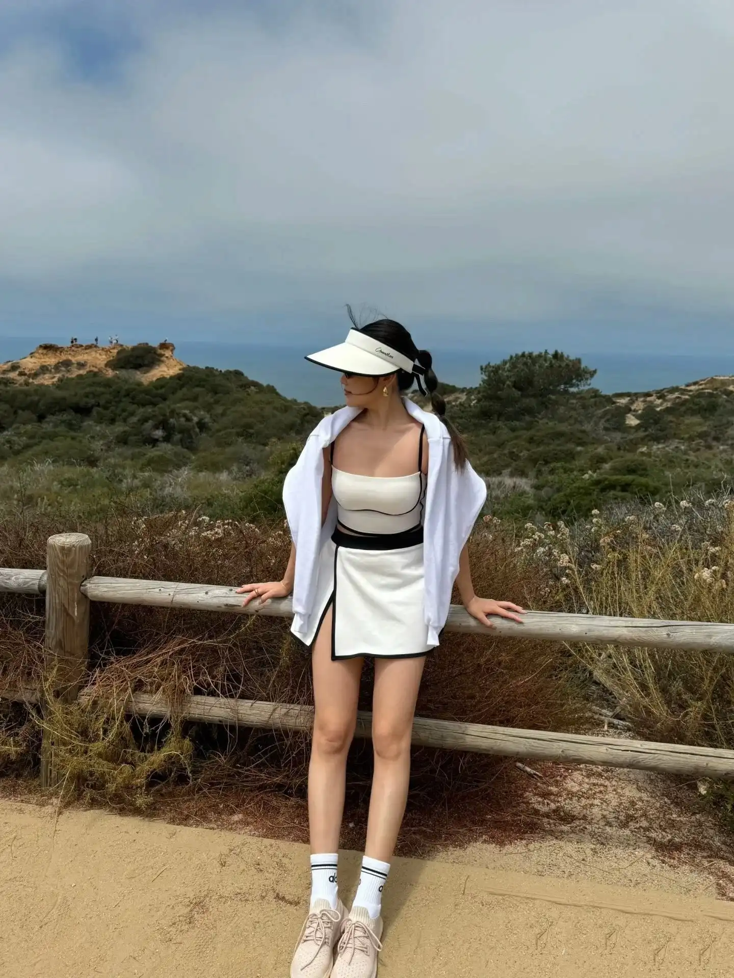 Activewear product view 4
